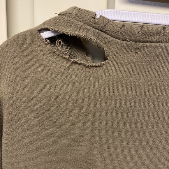 Active USA-Brand Distressed Cropped Sweatshirt in Size Large. - Picture 6 of 8